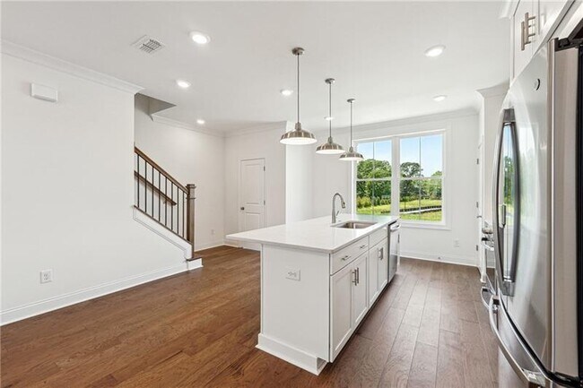 Building Photo - 504 Healy Dr