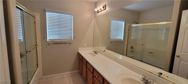 Building Photo - 10585 Medicine Bow St