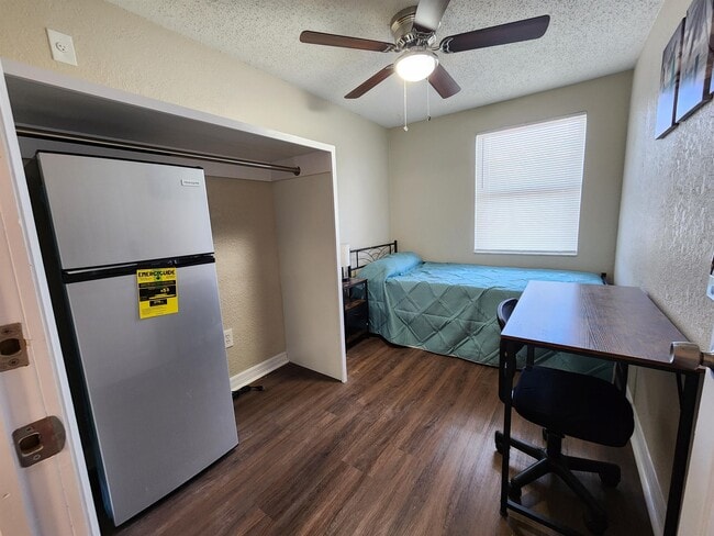 Building Photo - 3547 Cheswick Dr