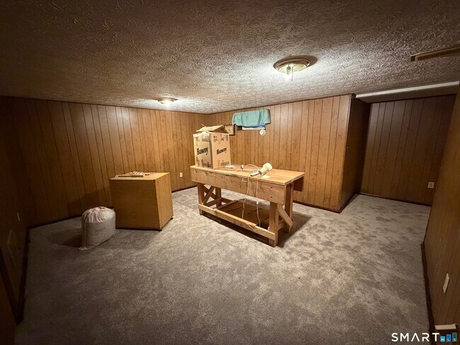 Building Photo - 155 Cottonwood Rd