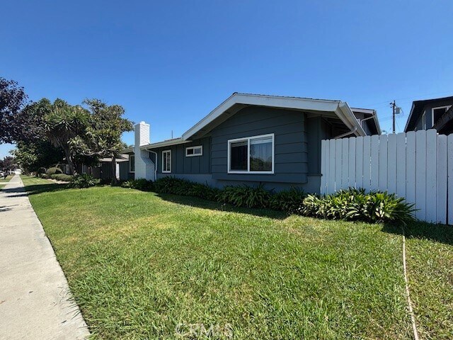 Building Photo - 17132 Emerald Ln