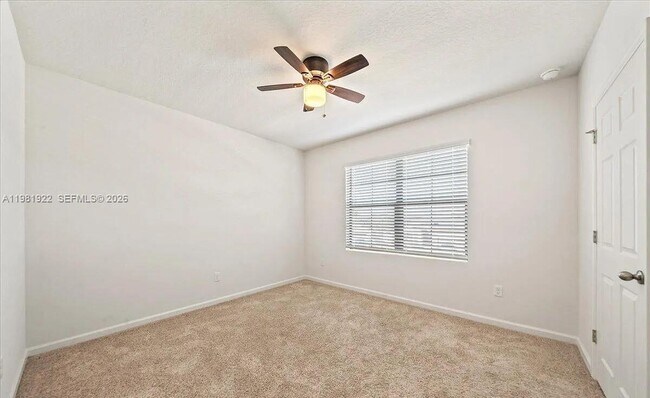 Building Photo - 870 Remington Green Dr SE