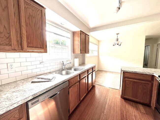 Building Photo - Beautiful 2 Bedroom/1 Bath Home in Magnolia for Rent!