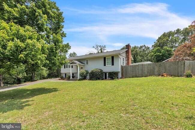 Building Photo - 311 Oakridge Dr