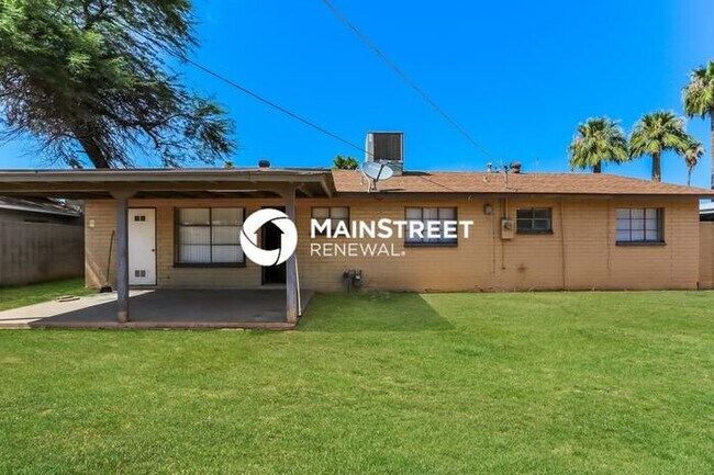 Building Photo - 3 Bedroom Pet-Friendly Home in Phoenix, AZ with Main Street Renewal