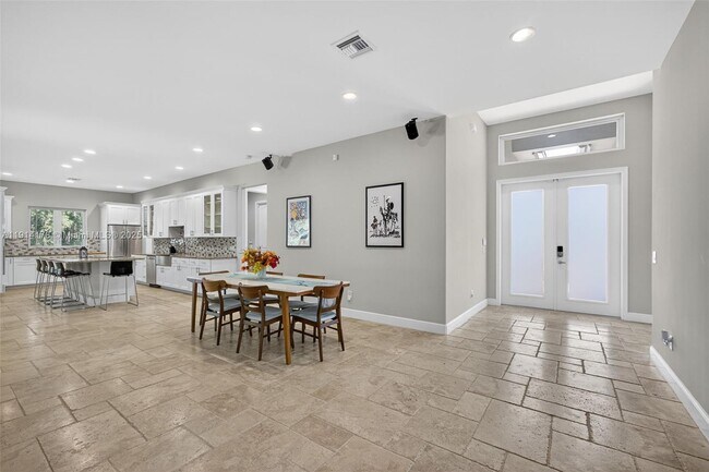 Building Photo - 18369 Mellen Ln