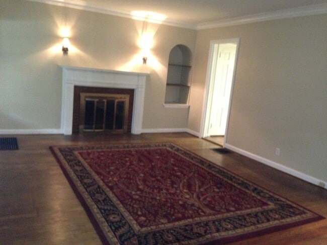 Building Photo - 5690 N College Ave