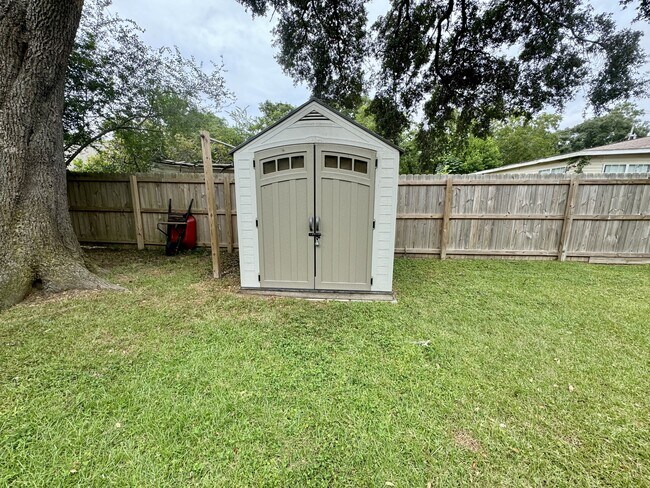 Building Photo - 163 Beland Rd