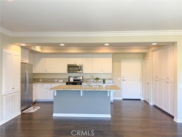 Building Photo - 444 Maravilla Ln