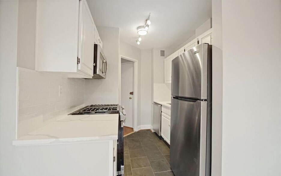 Building Photo - 1545 18th St NW