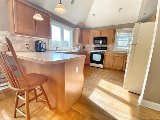 Building Photo - 33 Copper Creek Cir