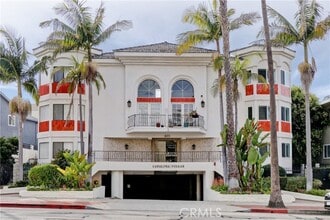 Building Photo - 425 S Catalina Ave