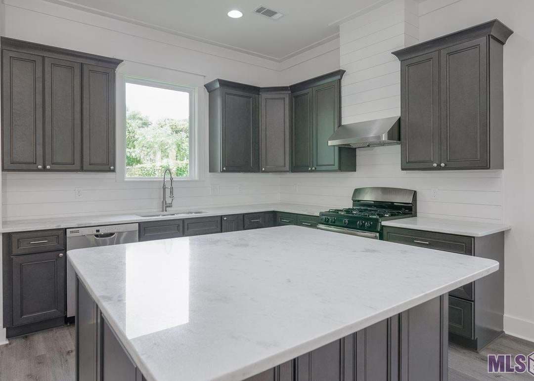 Building Photo - 634 W Grant St