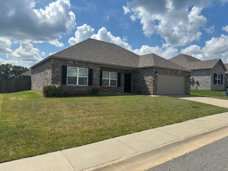 Building Photo - 2115 Matthews Meadow Ln