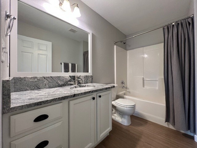 Building Photo - 4717 S Pointe Dr