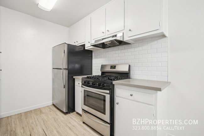 Building Photo - 7540 Hampton Ave
