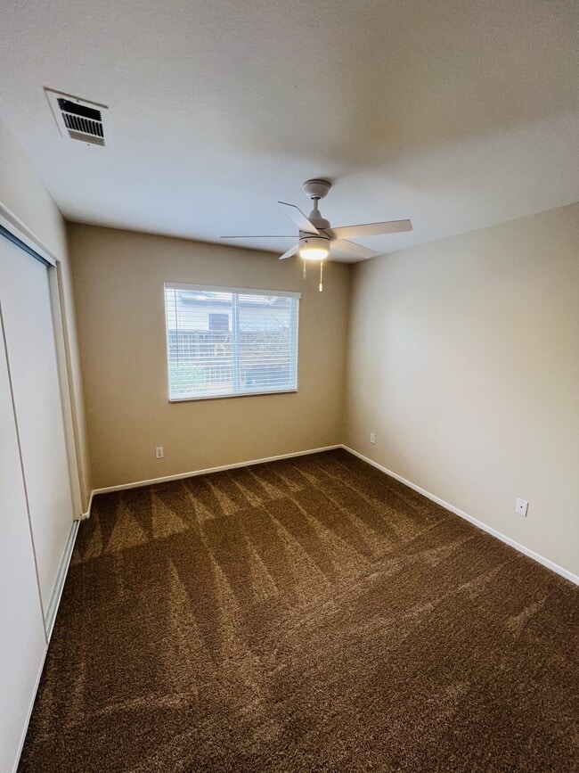 Building Photo - 31182 Amsterdam Rd