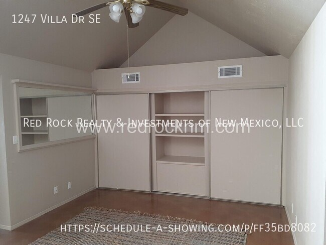 Building Photo - 1247 Villa Dr SE