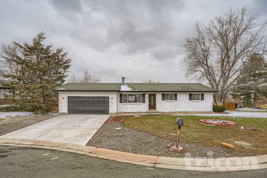 Building Photo - 4662 S Badger Ct