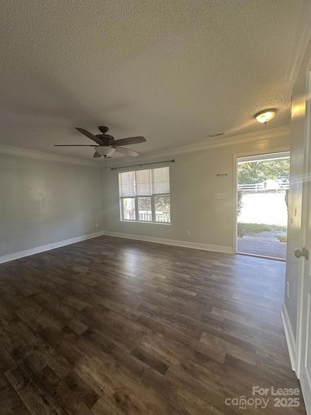 Building Photo - 853 Matthews School Rd