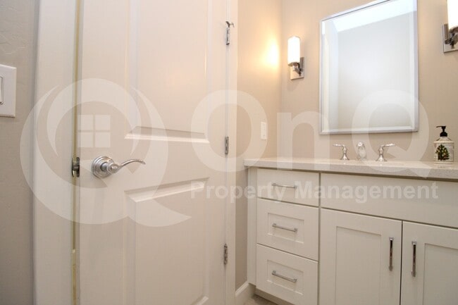 Building Photo - 3847 E Mead Dr