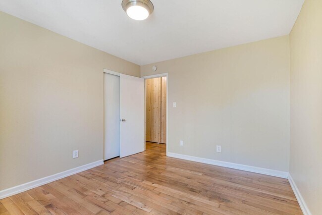 Building Photo - $300 off first month! Beautifully remodele...