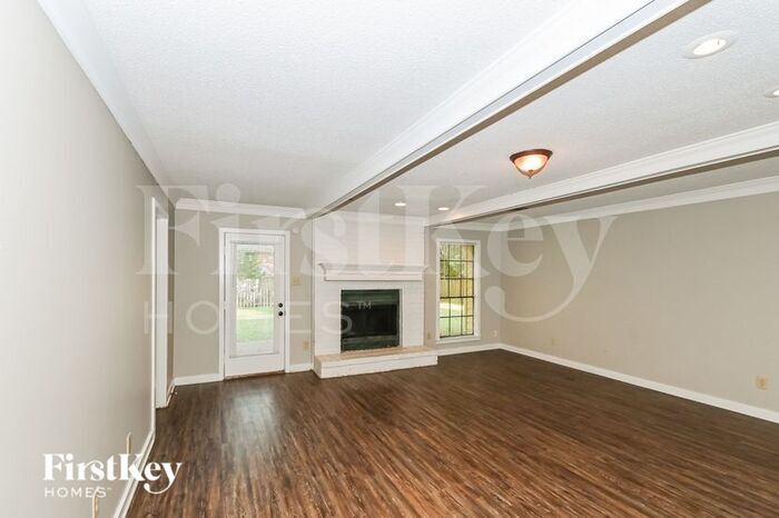 Building Photo - 1053 Boones Hollow Dr