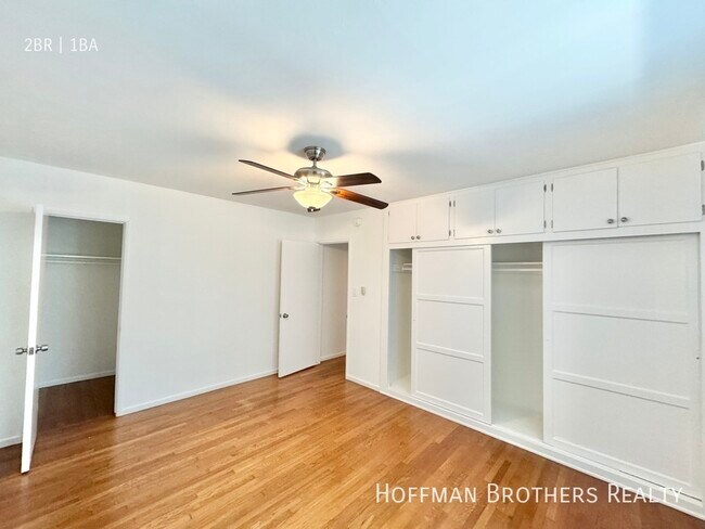Building Photo - 429 S Sherbourne Dr