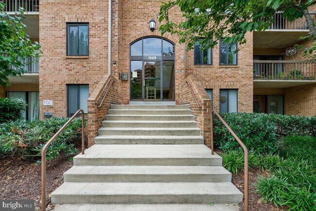 Building Photo - 11419 Commonwealth Dr