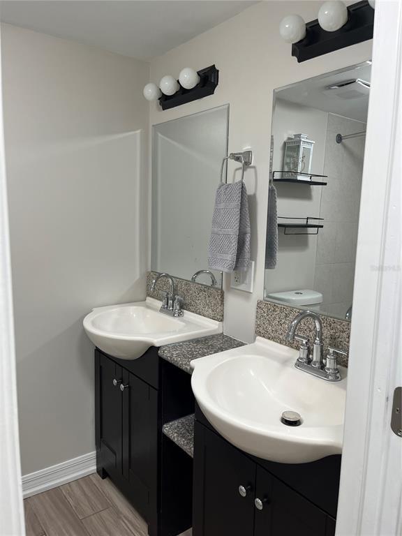 Building Photo - 528 Golden Raintree Pl