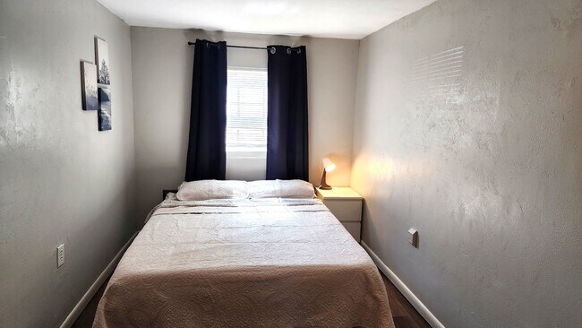 Building Photo - Furnished 1 Bed 1 Bath Apt in Linwood Place Add NW OKC