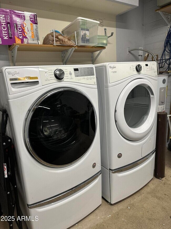 Building Photo - 4328 E Capri Ave