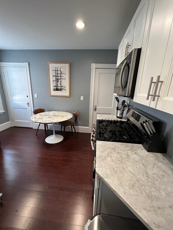 Building Photo - 344 Centre St