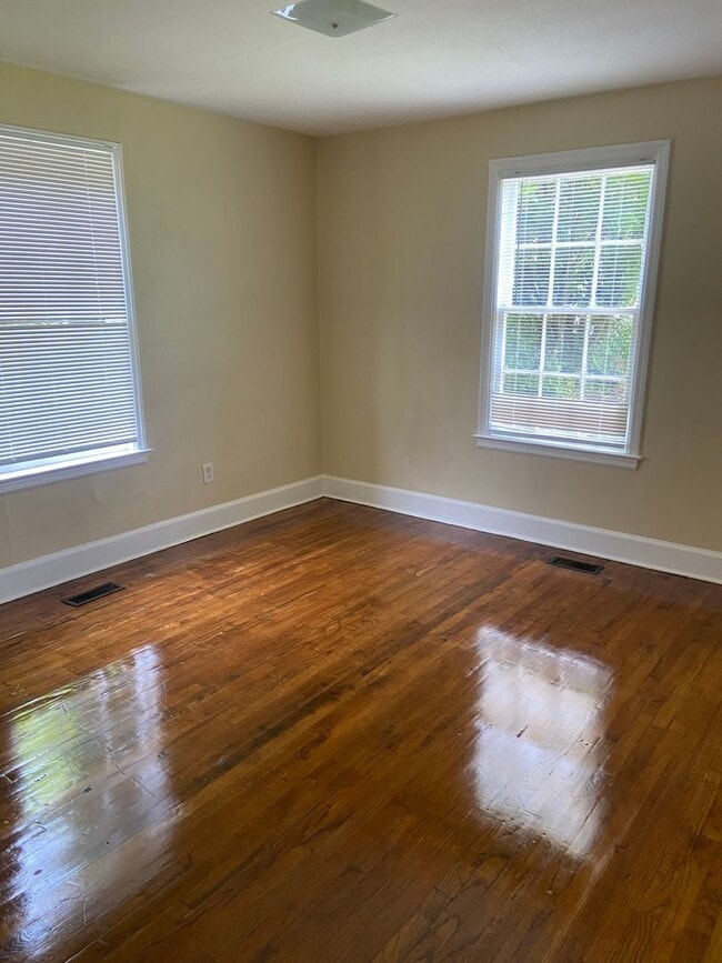 Building Photo - **ON HOLD**Midtown Columbus, GA 3 Bedroom ...