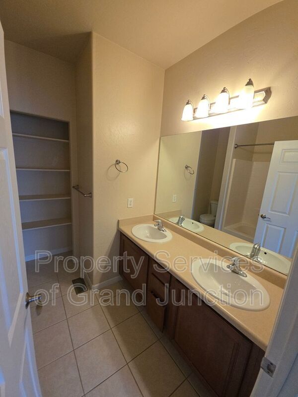 Building Photo - 2481 Thunder Mountain Drive