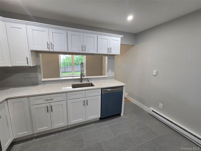Building Photo - 548 Sierra Vista Ln
