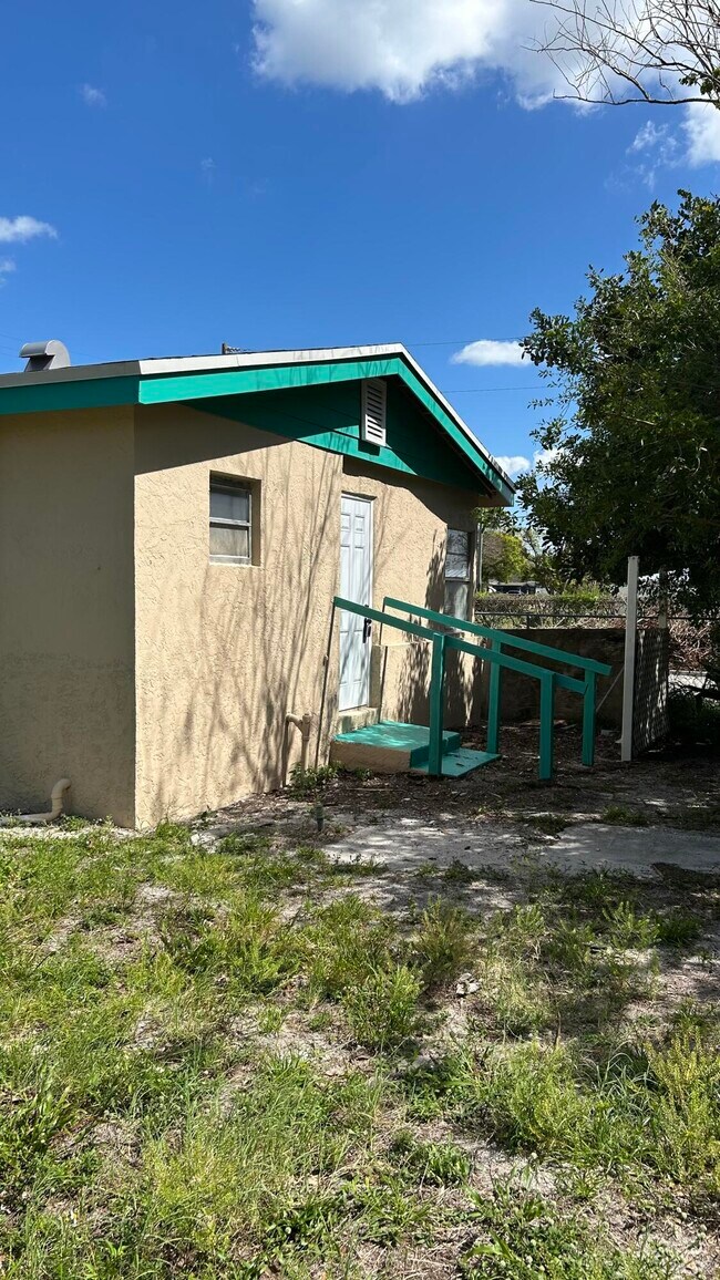 Building Photo - 1601 N 17th St