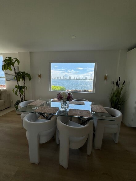 Building Photo - 100 Paradise Harbour Blvd