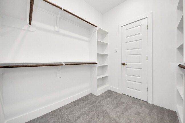 Building Photo - 8125 Cabot St