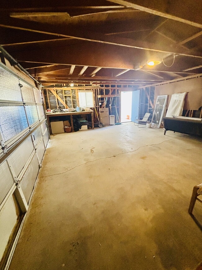 Building Photo - Gorgeous Home Surrounded by Panoramic Views