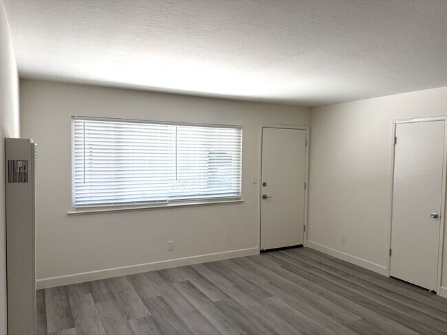 Building Photo - 1732 Noranda Dr