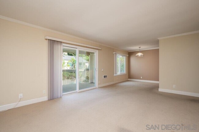 Building Photo - 8529 Villa La Jolla Dr