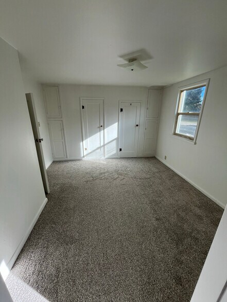 Building Photo - 1166 S Sheridan Ave