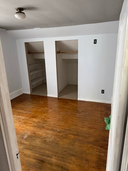 Building Photo - 730 Como Ave