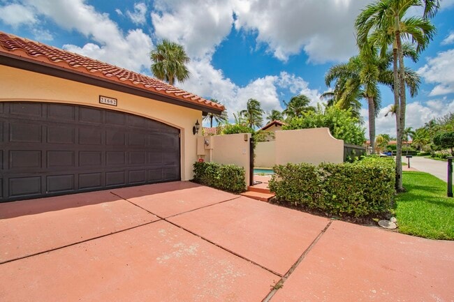 Building Photo - 21662 San Simeon Cir