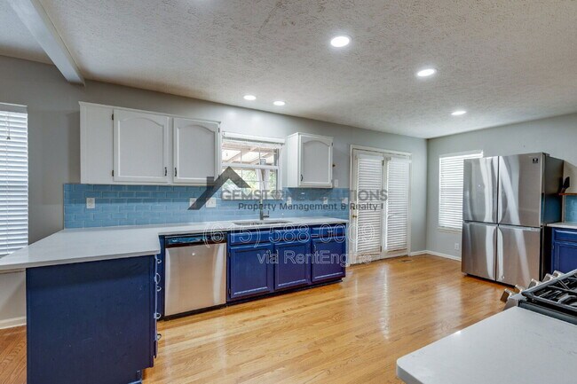 Building Photo - 2214 Falcon Creek Dr