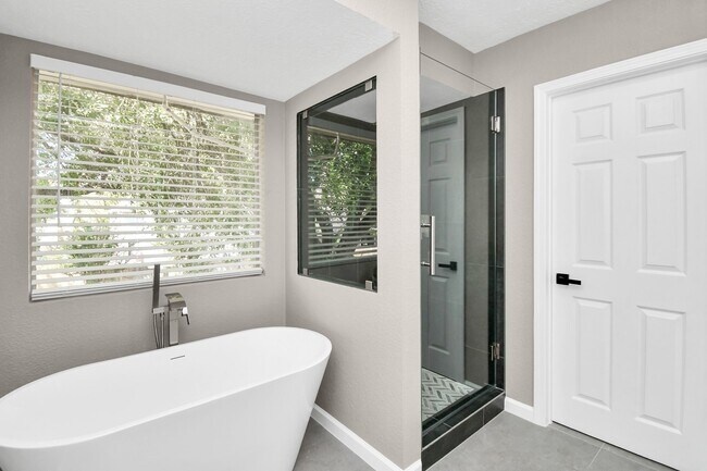 Building Photo - 14326 Little Willow Walk
