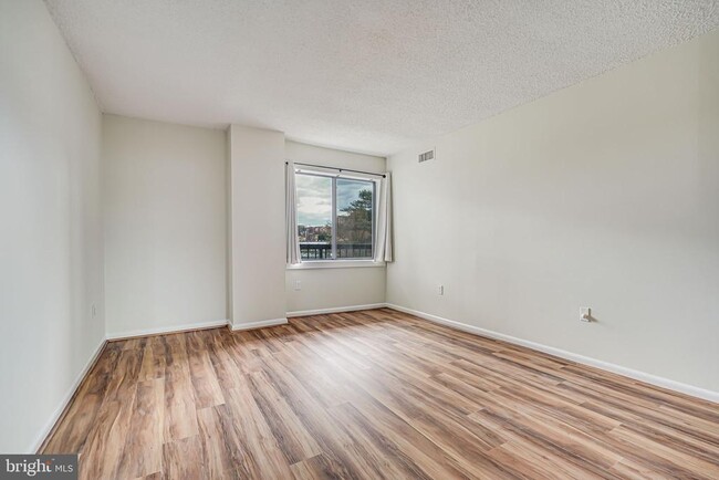 Building Photo - 200 N Pickett St