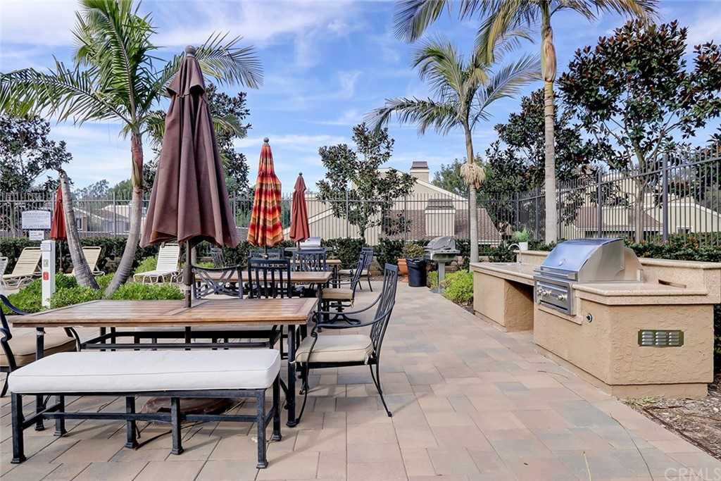 Building Photo - 22 Latitude Ct