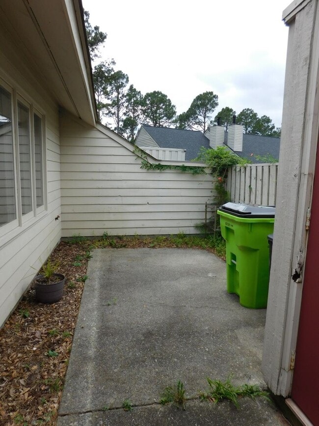 Building Photo - 7 Pillory Cir